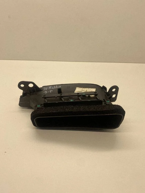 Dashboard side air vent grill/cover trim 22950618