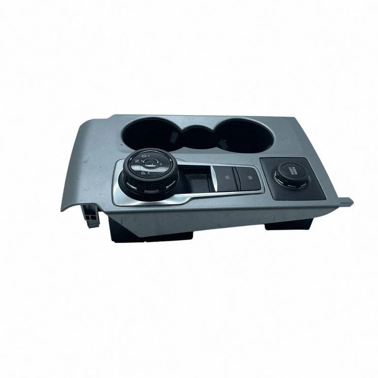 Pārnesumu pārslēga sviras apdare (plastmasas) LJ6BS13560G