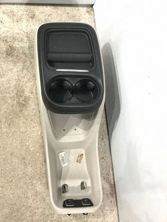 Center console – Chrysler Pacifica (2017-)