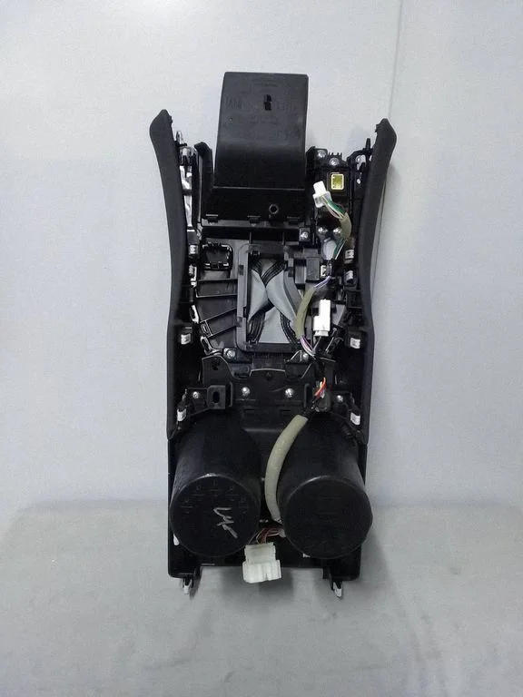 Center console – Subaru Outback (BT) (2019-)