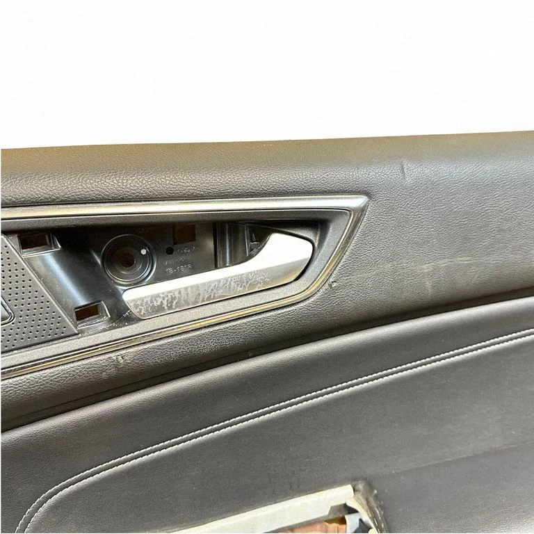Front door card panel trim – Ford Edge II (2015-)