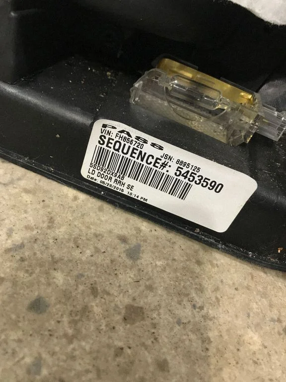 Tagumiste uste sisevooder 5SD92DX9AB