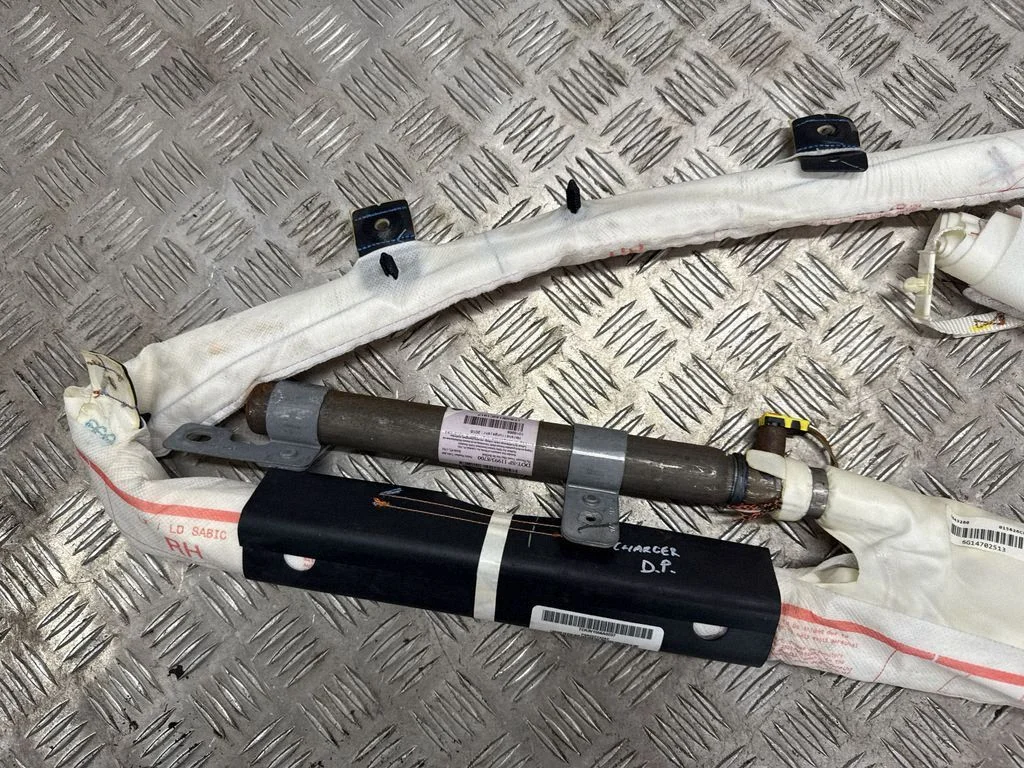 Katuse turvapadi (kardin) 68222742AF