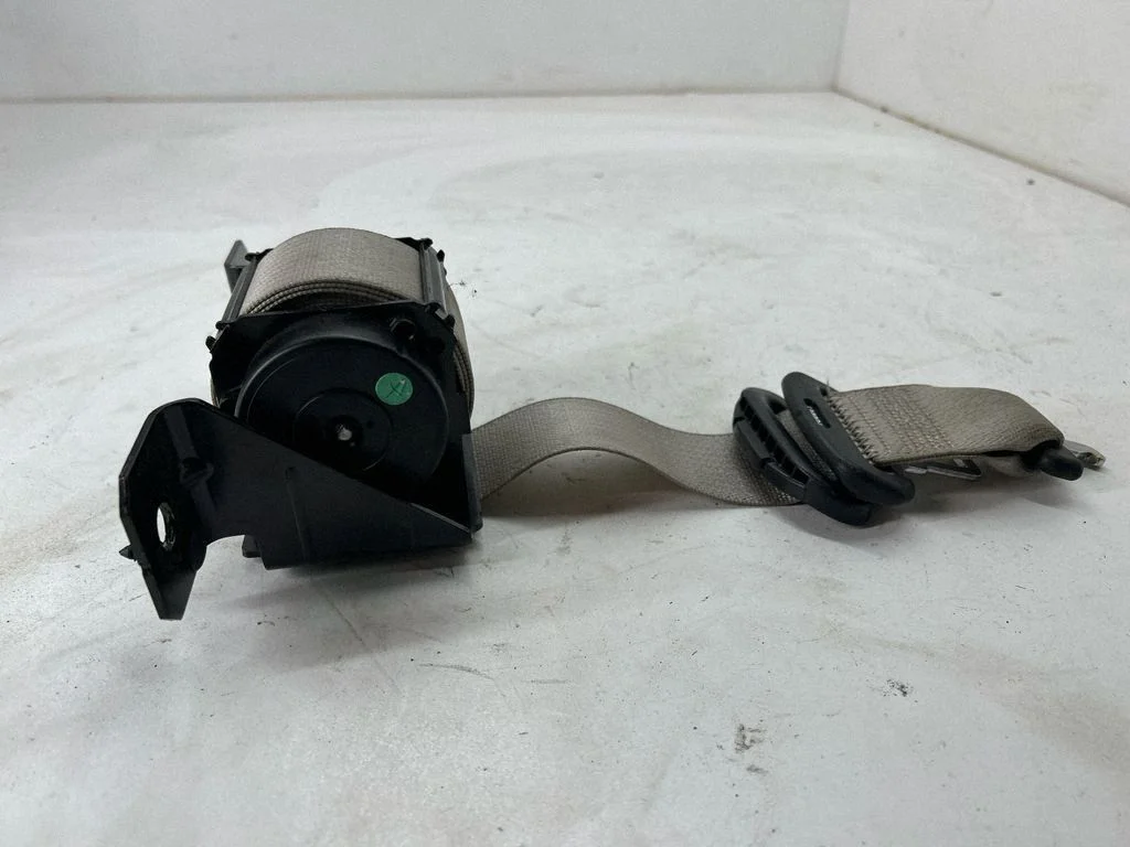 Rear seatbelt P5LA421D2AE