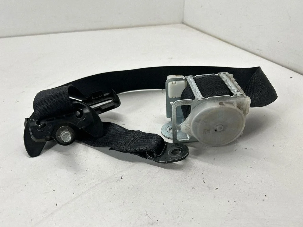 Tagumine turvavöö 5UZ22DX9AA