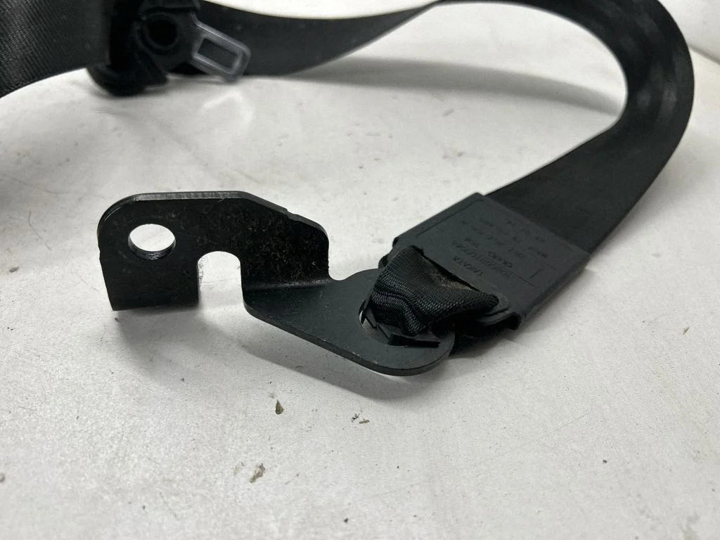 Rear seatbelt 0718H1T2AN