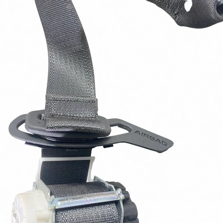 Rear seatbelt 84496679
