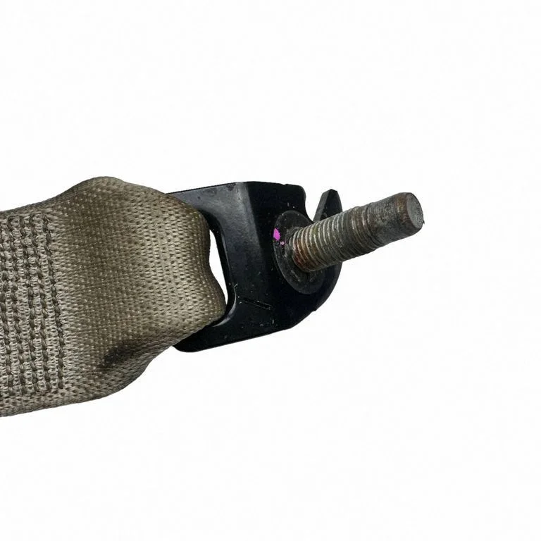 Rear seatbelt P6EB001D2AB