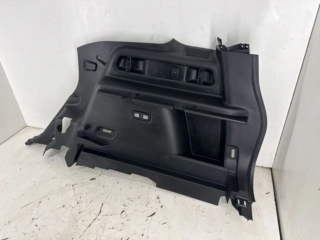 Trunk/boot side trim panel M1PBS31136BG
