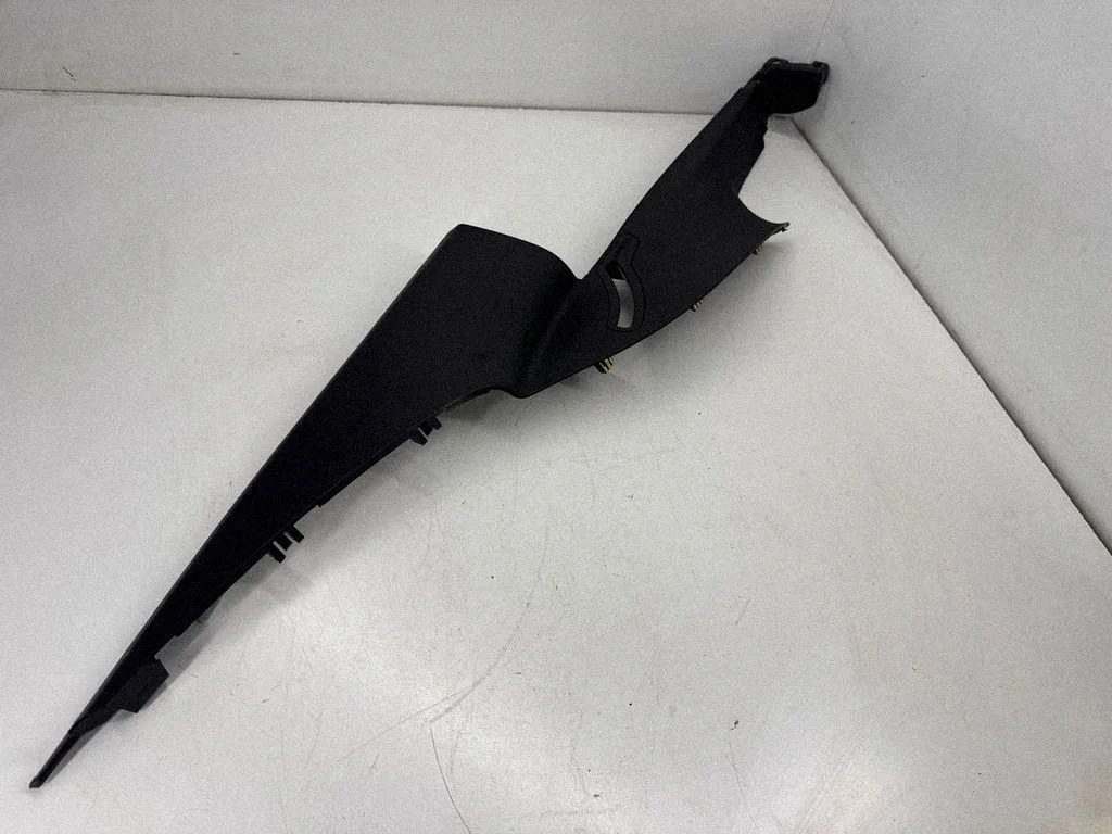 (C) pillar trim 84753712
