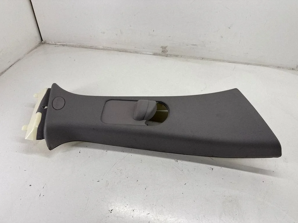 (B) pillar trim (top) – Alfa Romeo Stelvio (2016-)