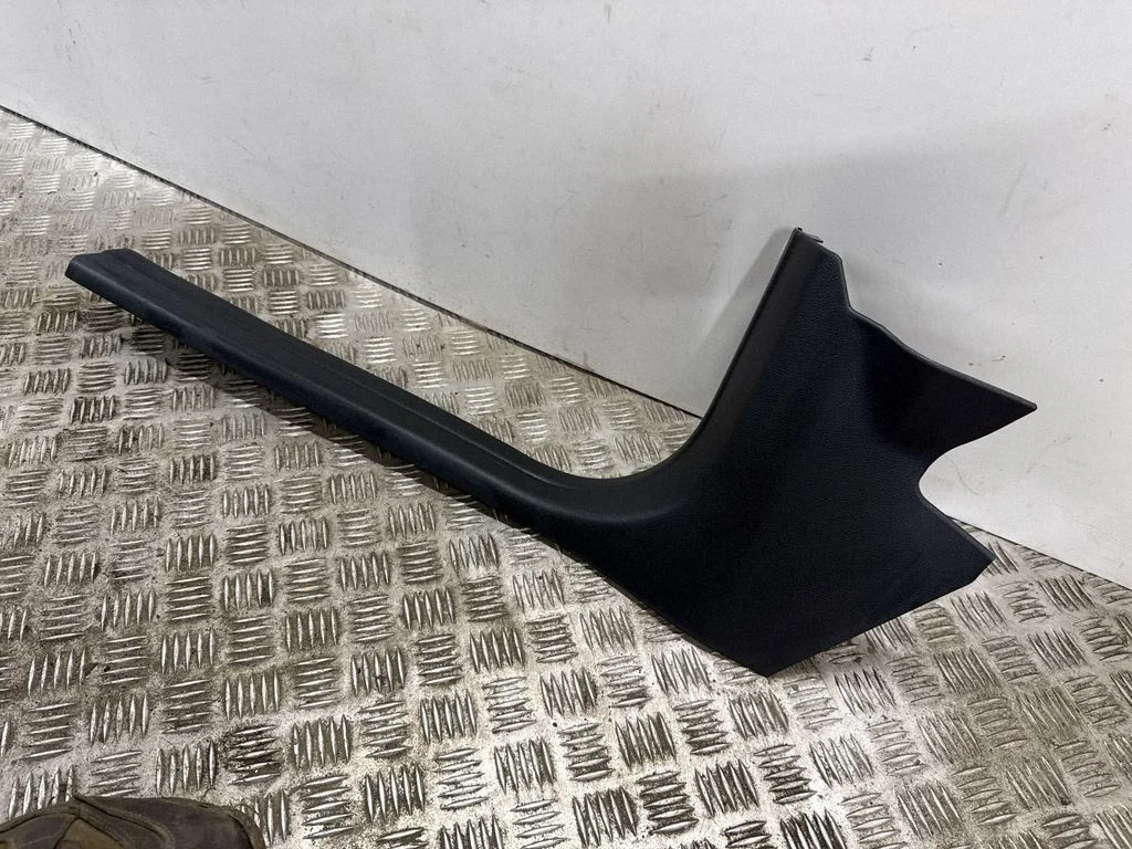 Priekšējā sliekšņa apdare (iekšējā) A2466805502