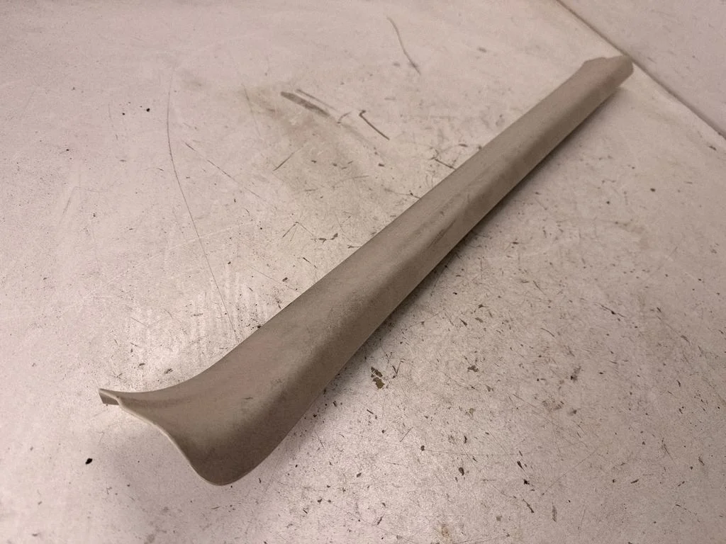 Front sill trim cover A1906802800