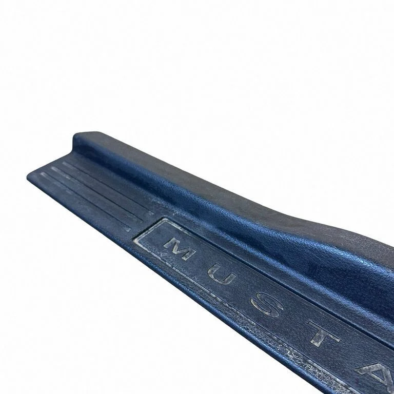 Front sill trim cover 4R336313201BM