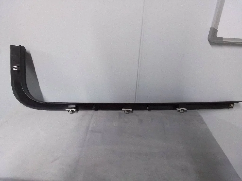 Front sill trim cover 84078878