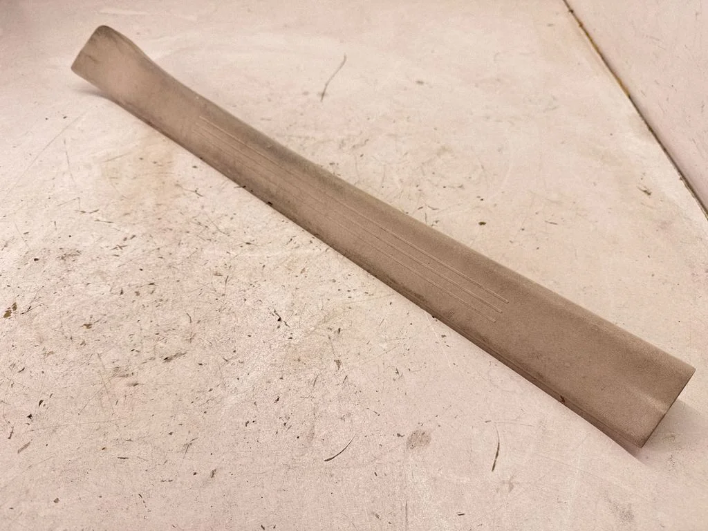 Front sill trim cover A1906802700