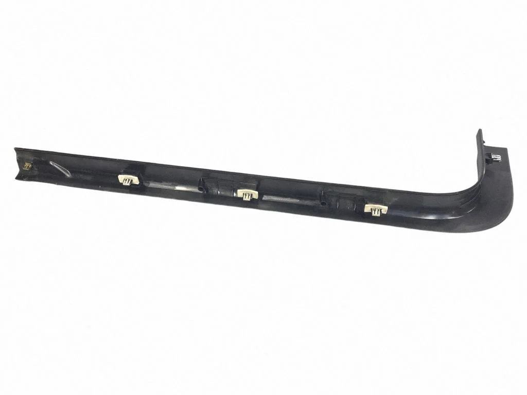 Front sill trim cover