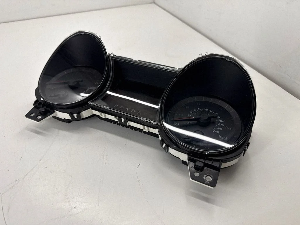 Speedometer (instrument cluster) GR3T10849EG