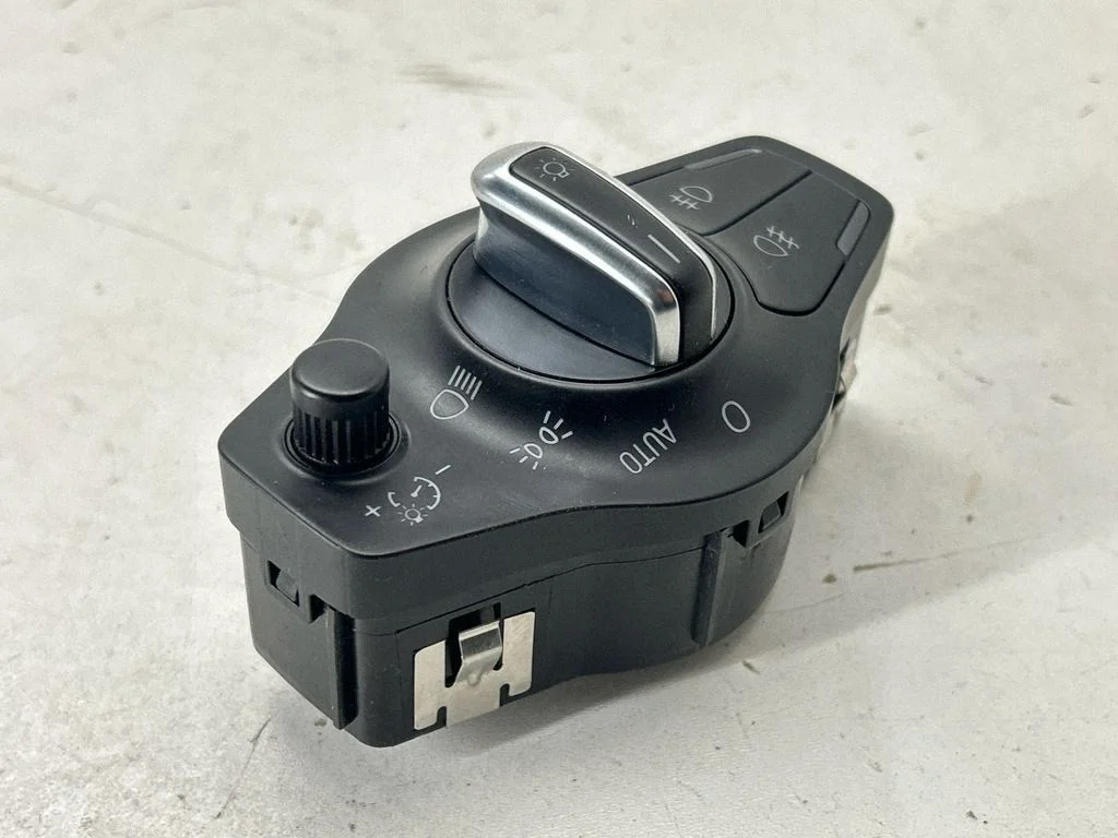 Light switch 8K0941531AS