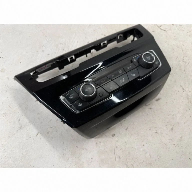 Kliimaseadme/kütte juhtplokk (salongis) – BMW X1 F48 F49 (2015-2022)
