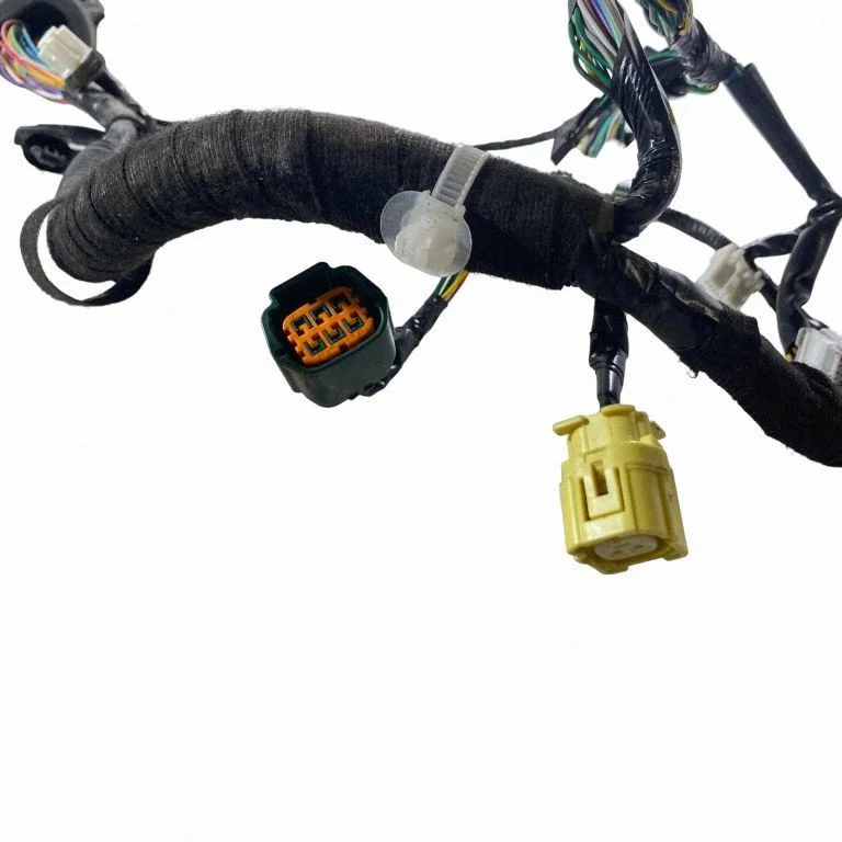 Esiukse juhtmestik 241255HR0D