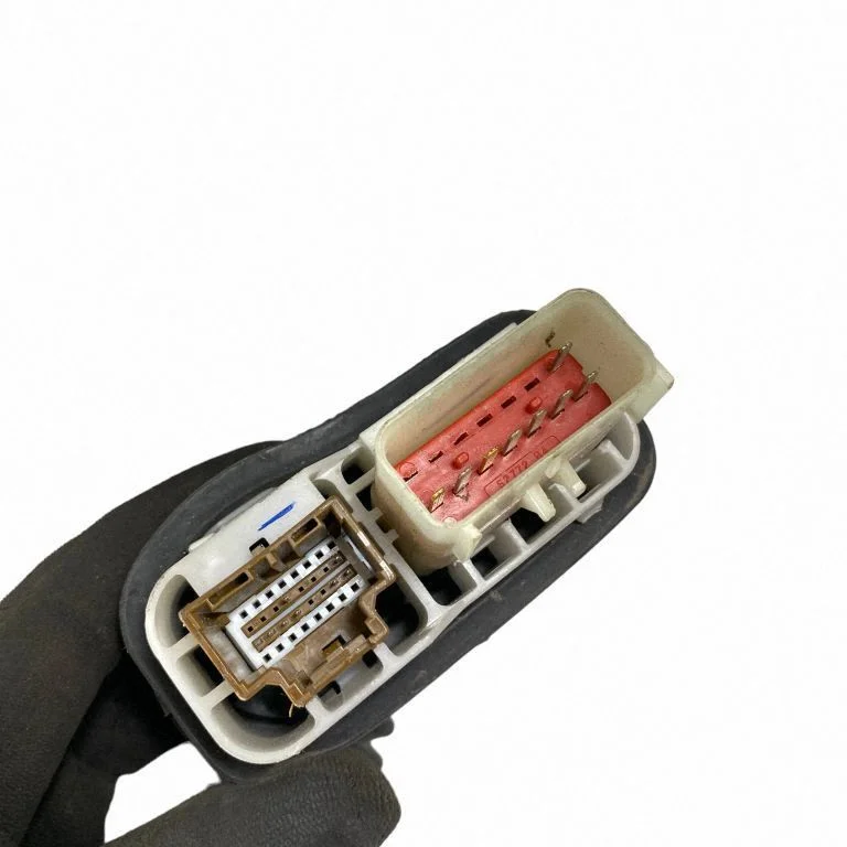 Esiukse juhtmestik 68136763AD