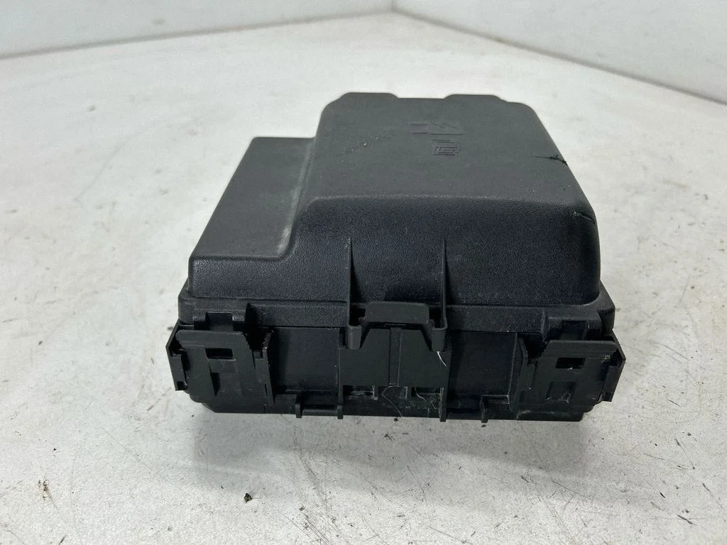 Fuse module PZ1T14D068 – Ford Escape (2001-)
