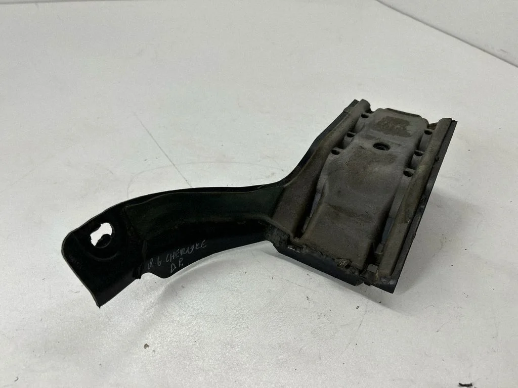 Pozostałe części zewnętrzne – Jeep Grand Cherokee (2010-2021)