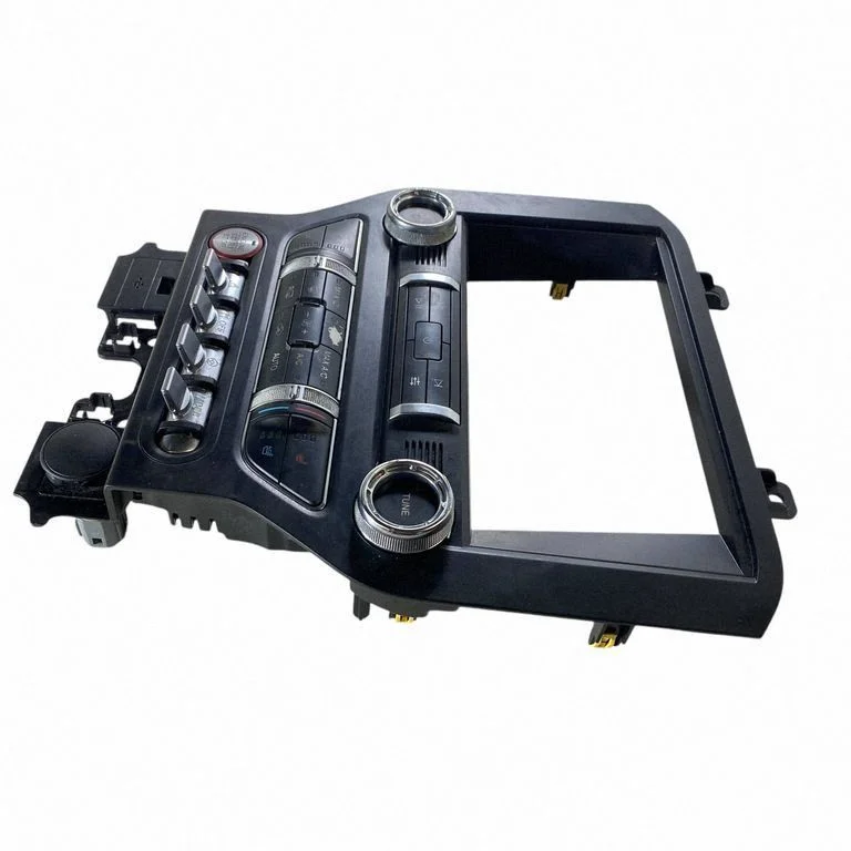 Radio/CD/DVD/GPS head unit KR3T18E245FB