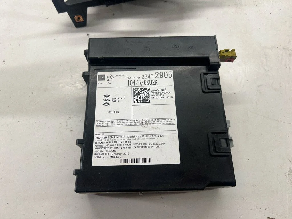 Radio/CD/DVD/GPS head unit 23402905