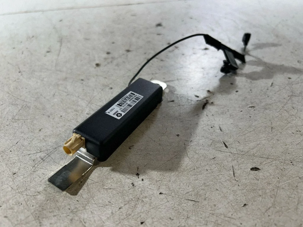 Aerial antenna amplifier 68210666AA