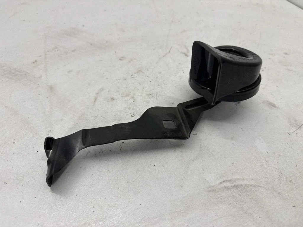 Horn signal LX6T13802CB