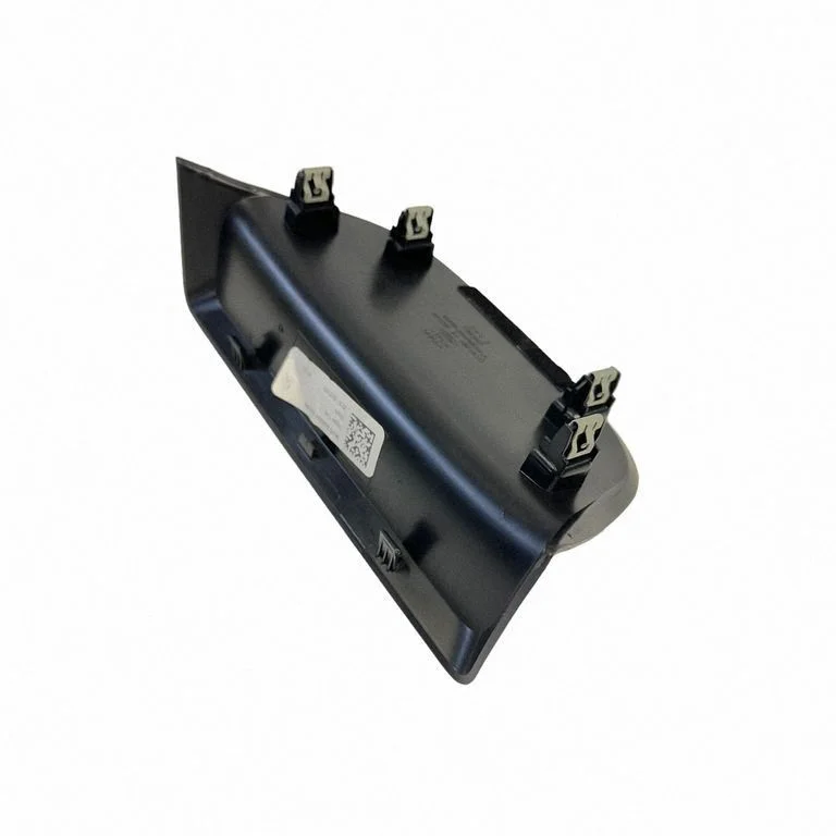 Cita centrālās konsoles (tuneļa) detaļa M1PBS046B34A