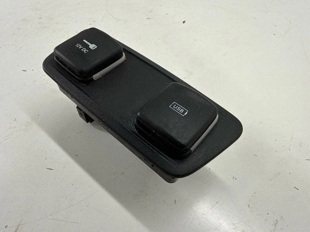 USB socket connector 68229847AB