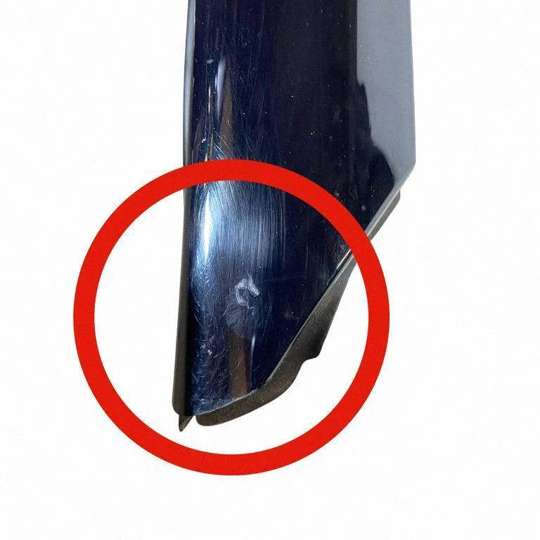 Windshield trim M1PBS03683AGW