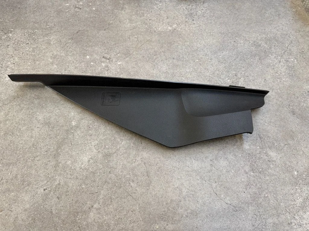 Armatuurlaua külje viimistluspaneel N1WBE04481BFW