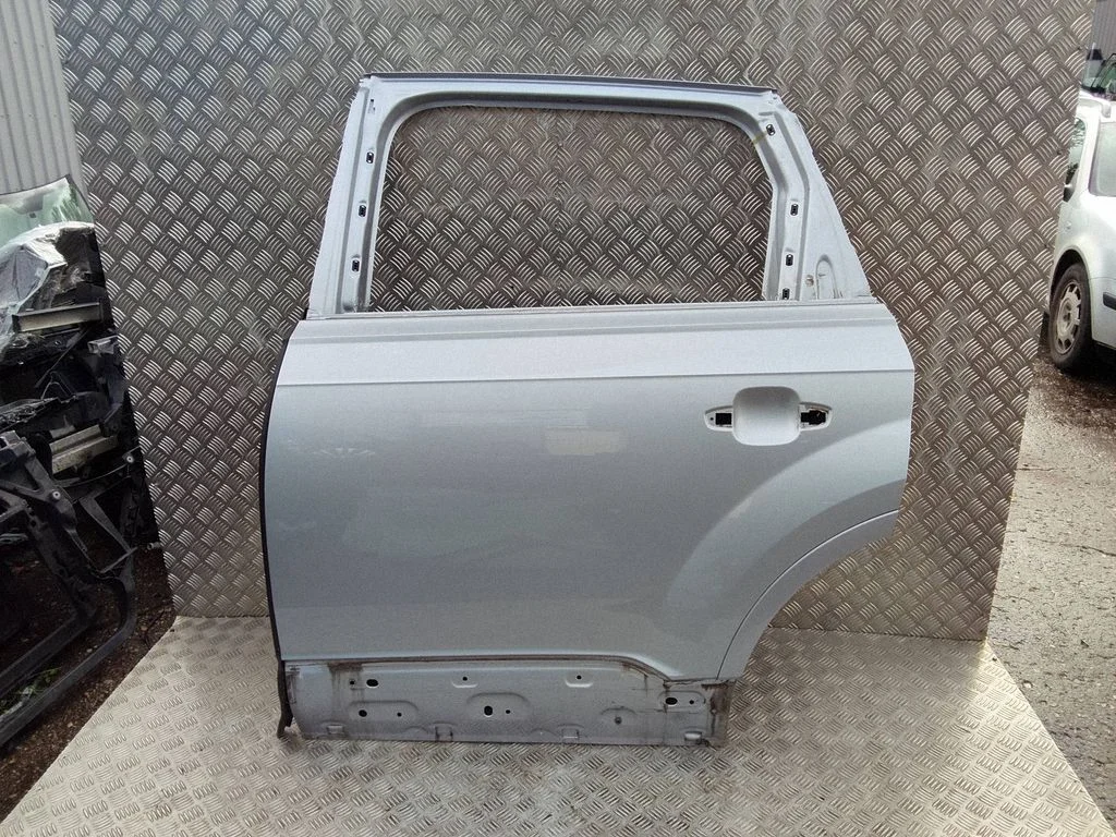 Rear door – left