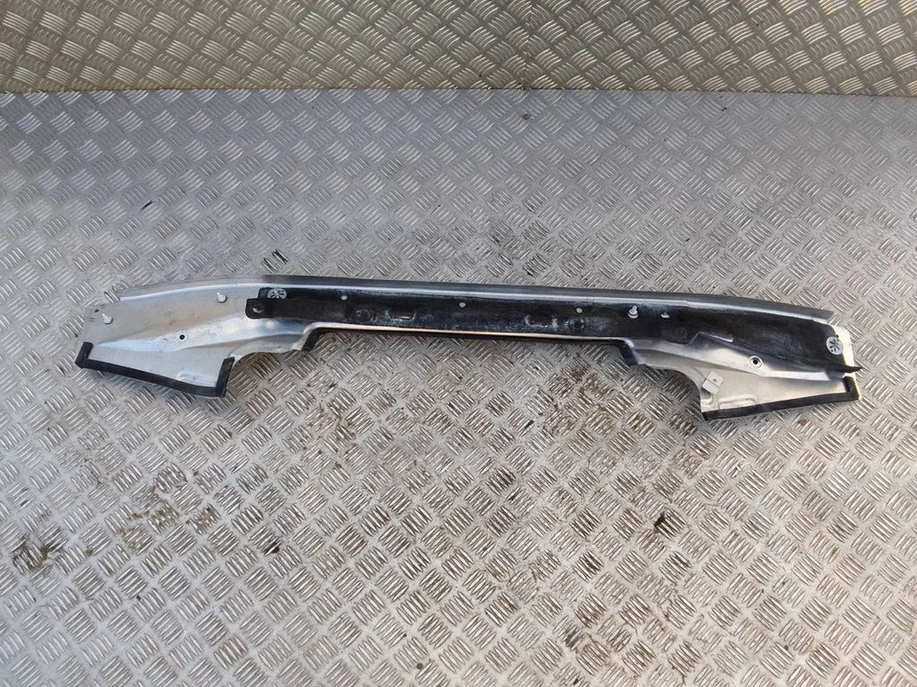 Other engine bay part 4M0806391C