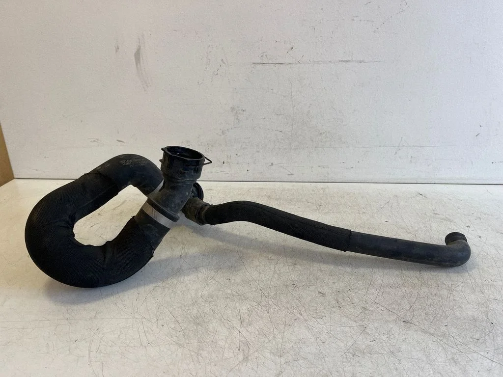 Engine coolant pipe/hose 4M0122101AK