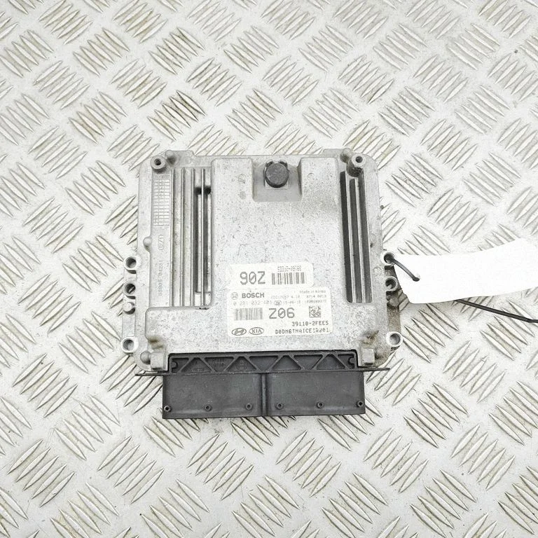 Dzinēja vadības bloks 0281032404