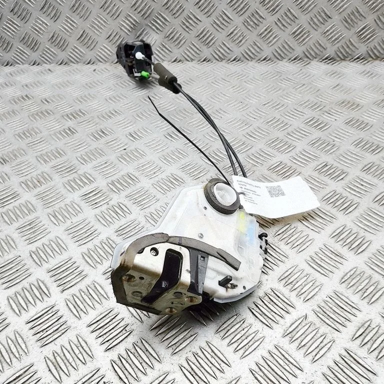 Rear door lock 697700K150