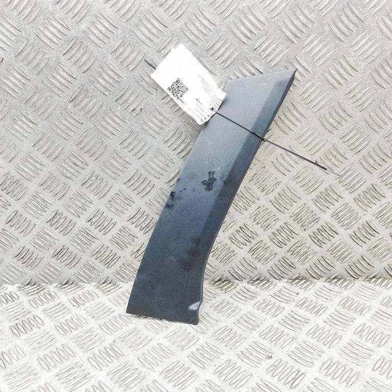 Rear fender molding trim 8393161M000CB