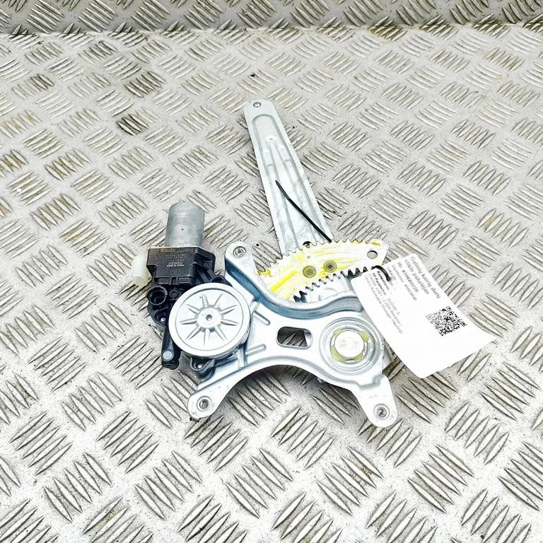 Rear door window regulator with motor – Suzuki SX4 S-Cross (2021-)