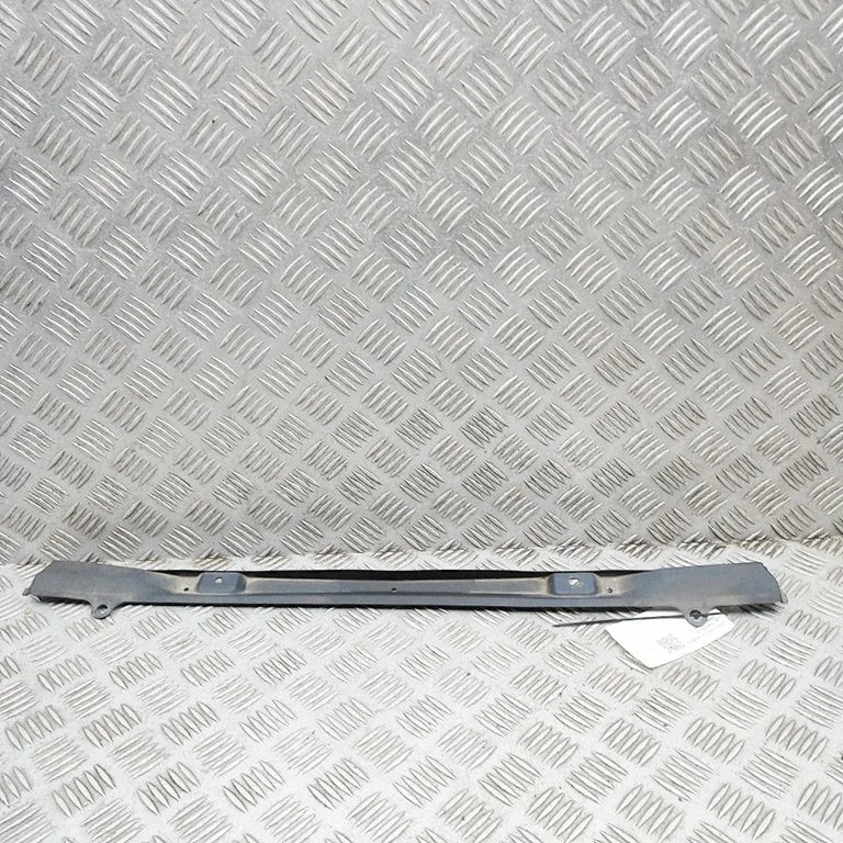 Intercooler air guide/duct channel 165930L030