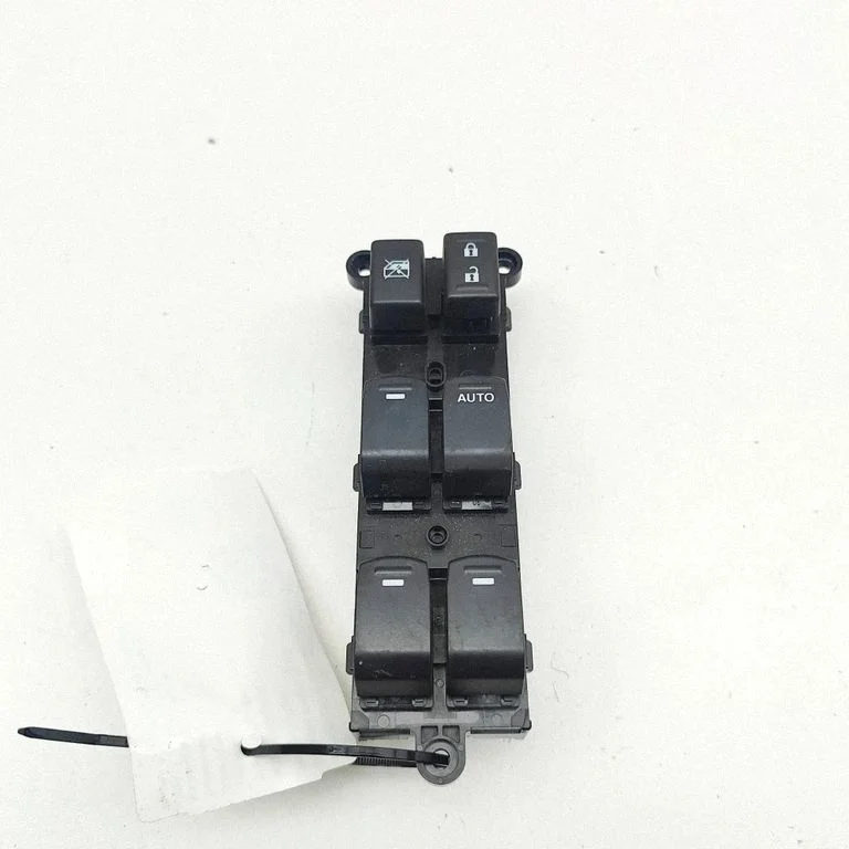 Electric window control switch 8450161M01