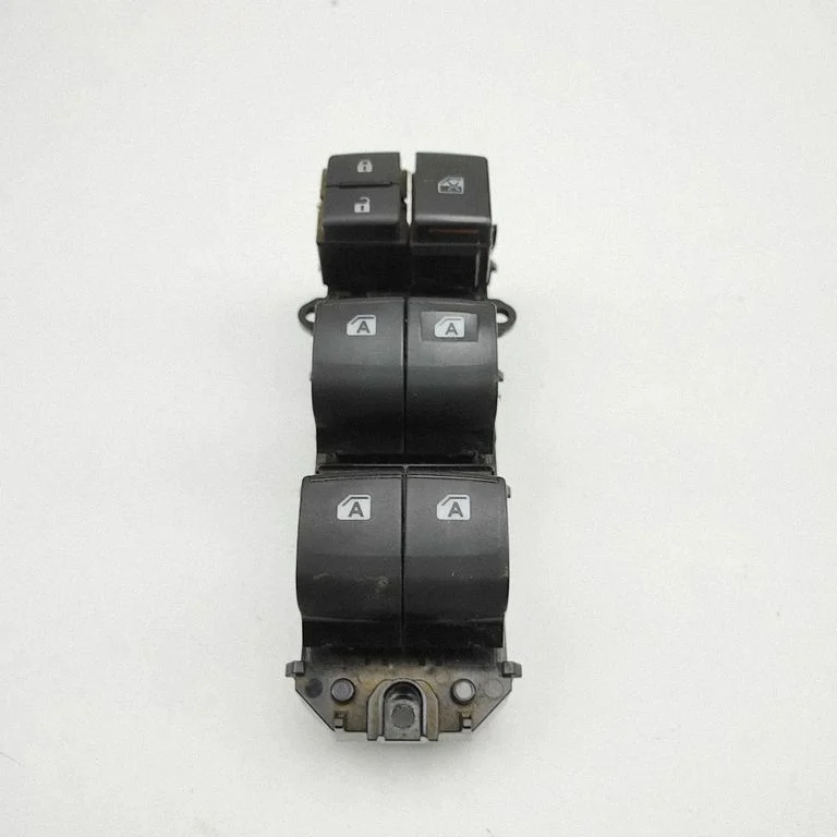 Electric window control switch 840400K010