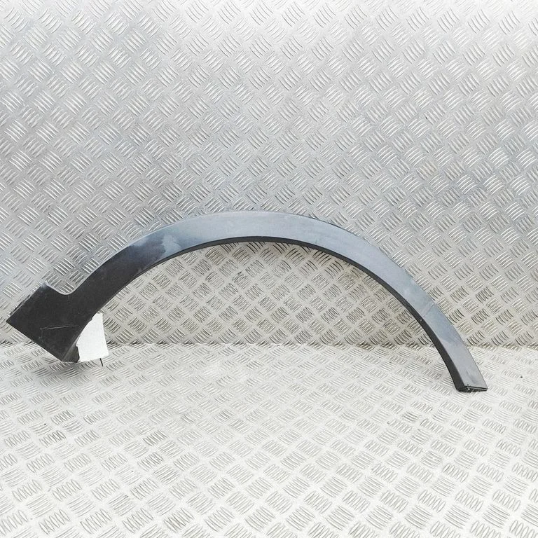Fender end trim – Hyundai Grand Santa Fe NC (2014-2018)