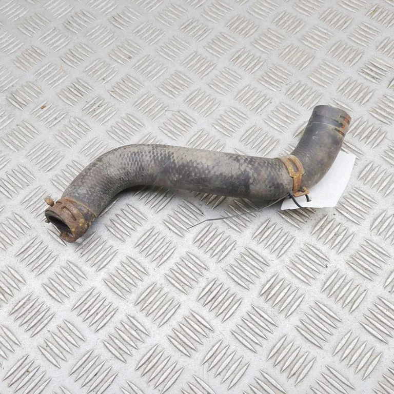 Engine coolant pipe/hose