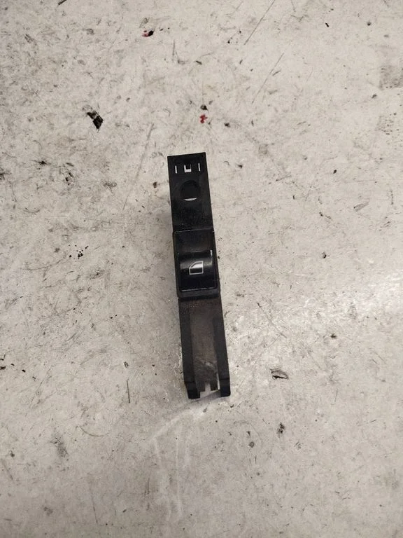 Elektriaknate lüliti 8381511