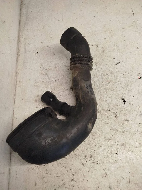 Air intake hose/pipe 7790552
